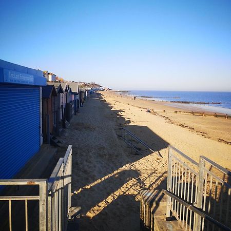 Lovely 2-Bed Caravan In Walton On The Naze Bagian luar foto